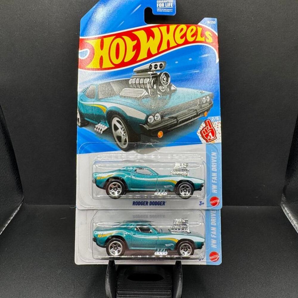 Hot wheels rodger dodger 2 pack